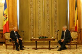 Moldovan president meets president of Senate, deputy president of Chamber of Deputies of Romania