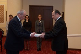 Moldovan president receives accreditation letters from four ambassadors