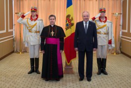 Președintele Timofti a primit scrisorile de acreditare ale ambasadorilor elvețian, croat, cipriot și ale nunțiului apostolic