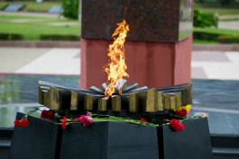 Moldovan president commemorates World War II victims