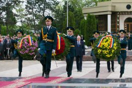 Moldovan president commemorates World War II victims