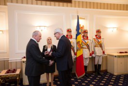 Președintele Timofti a înmânat distincții de stat, în cadrul unei ceremonii oficiale