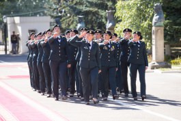 Moldovan president assists at 25th anniversary of National Army