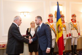 Președintele Timofti a înmânat distincții de stat, în cadrul unei ceremonii