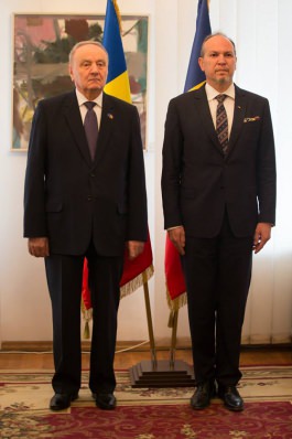 Moldovan president receives distinction awarded by Romanian state