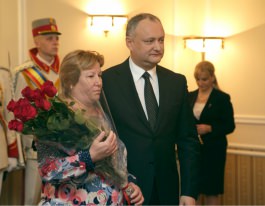 Moldovan president gives state awards to mothers with many children