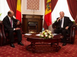 President Nicolae Timofti had a meeting with the Romanian President, Traian Basescu