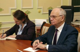 Moldovan president meets Russian envoy