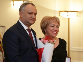 8 femei remarcabile din Republica Moldova au fost decorate de Igor Dodon cu ocazia zilei de 8 Martie