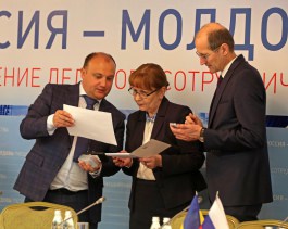 Moldovan president attends business forum in Moscow