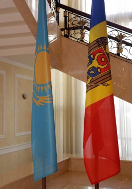 Moldovan president receives accreditation letters of new ambassadors agree