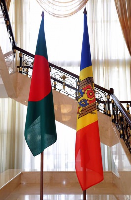 Moldovan president receives accreditation letters of new ambassadors agree