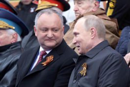 Igor Dodon a participat la Parada Victoriei din Piața Roșie și a depus flori la Mormîntul ostașului necunoscut