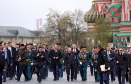 Igor Dodon a participat la Parada Victoriei din Piața Roșie și a depus flori la Mormîntul ostașului necunoscut