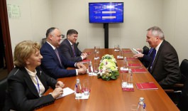 Igor Dodon a avut o întrevedere cu Dmitri Rogozin la Sankt Petersburg 