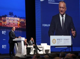 Igor Dodon a rostit un discurs în cadrul Forumului Economic Internațional din Sankt Petersburg