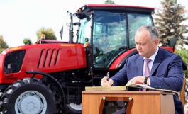 Igor Dodon a efectuat o vizită la Uzina de Tractoare din Minsk