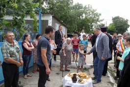 Președintele țării a participat la festivalul ortodox „Un trandafir, o lumînare pentru Ştefan cel Mare” din satul Oxentea