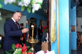 Președintele Igor Dodon a vizitat biserica Sfinții Arhangheli Mihail și Gavriil din satul Slobozia Mare