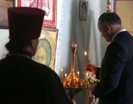 Președintele Igor Dodon a vizitat biserica Sfinții Arhangheli Mihail și Gavriil din satul Slobozia Mare