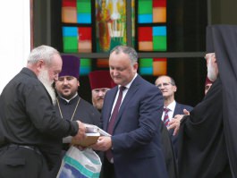 Președintele Igor Dodon a vizitat biserica Sfinții Arhangheli Mihail și Gavriil din satul Slobozia Mare