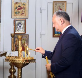 Președintele Igor Dodon a vizitat biserica Sfinții Arhangheli Mihail și Gavriil din satul Slobozia Mare