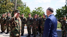 Igor Dodon a efectuat o vizită la Compania infanterie independentă a Forţelor de Menţinere a Păcii a Republicii Moldova din satul Varniţa, raionul Anenii Noi