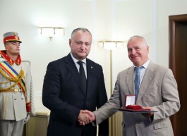 Cu ocazia aniversării a 26-a a Zilei Independenţei Republicii Moldova, șeful statului a conferit înalte distincții de stat unor personalități din mai multe domenii