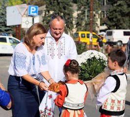 Șeful statului a participat la Festivalul costumului național care s-a desfășurat pentru prima oară, la Vulcănești