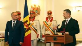 Președințele țării a înmînat înalte distincții de stat unor cetățeni ai Republicii Moldova