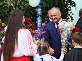 Cu prilejul începutului de nou an școlar, Igor Dodon a vizitat  gimnaziul moldovenesc ”Vasile Alecsandri” și gimnaziul rus ”Prometeu”din satul Copanca, raionul Căușeni