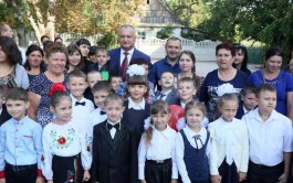 Cu prilejul începutului de nou an școlar, Igor Dodon a vizitat  gimnaziul moldovenesc ”Vasile Alecsandri” și gimnaziul rus ”Prometeu”din satul Copanca, raionul Căușeni