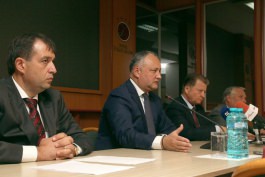 Igor Dodon a participat la lucrările mesei rotunde dedicată problemelor politicii lingvistice în Republica Moldova