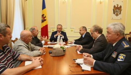 Igor Dodon a avut o întîlnire cu un grup de cercetători istorici