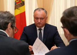 Igor Dodon a avut o întrevedere cu un grup de jurnaliști, experți, oficiali americani și europeni, care se află în Moldova cu o vizită de documentare