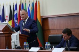 Igor Dodon will initiate return of the social package for servicemen