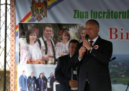 Президент страны принял участие в празднике ”Toamna de Aur - la Nistru, la mărgioară” в селе Кошница Дубоссарского района