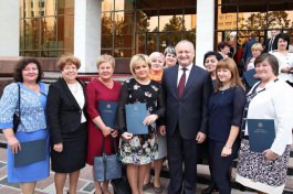 Igor Dodon a înmînat înalte distincții de stat și 141 de Diplome de Onoare ale Președintelui Republicii Moldova