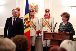 Igor Dodon a înmînat înalte distincții de stat și 141 de Diplome de Onoare ale Președintelui Republicii Moldova