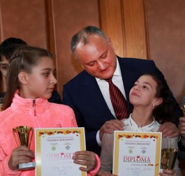 Igor Dodon a participat la ceremonia de premiere a învingătorilor Festivalului Internațional de Șah „Toamna Moldovei”