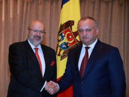 President of the country Igor Dodon held a meeting with the OSCE High Commissioner on National Minorities Lamberto Zannier