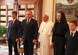 Președintele Republicii Moldova, Igor Dodon a  avut o întrevedere cu Suveranul Pontif, Sanctitatea Sa Papa Francisc