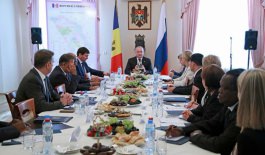 Președintele țării a  avut o întrevedere cu mai mulţi ambasadori acreditaţi în Republica Moldova, cu reşedinţa la Moscova