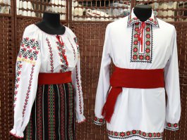 The President's couple gifted 30 national costumes to our compatriots in Italy and the Russian Federation