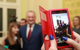 Dozens of children from both banks of the Dniester visited the President's residence in Chisinau and Condrita