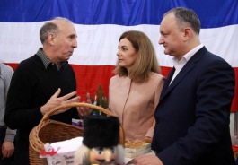 Igor și Galina Dodon au participat la Tîrgul Caritabil de Iarnă