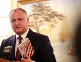 Igor Dodon, președintele Republicii Moldova a participat la lansarea cărții ”Zidul de Vest nu a căzut”  