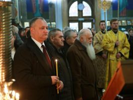 Președintele Republicii Moldova a participat la Liturghia de la Catedrala „Nașterea Domnului”