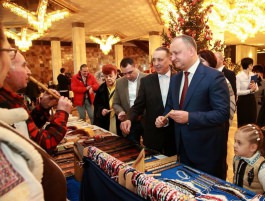 Igor Dodon a participat la inaugurarea expoziției-iarmaroc organizată sub patronajul Președintelui Republicii Moldova