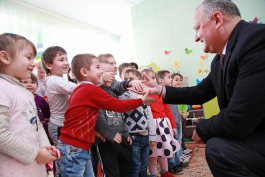 Președintele Igor Dodon a vizitat două instituții preșcolare din raionul Cahul